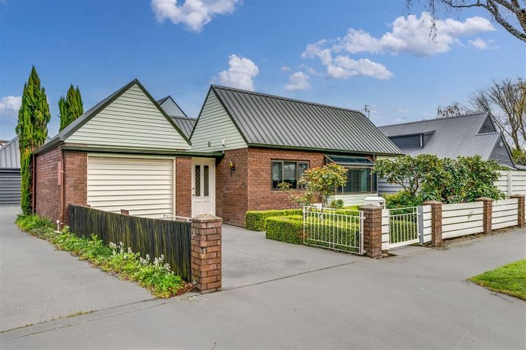 Photo of property in 1/251 Memorial Avenue, Burnside, Christchurch, 8053