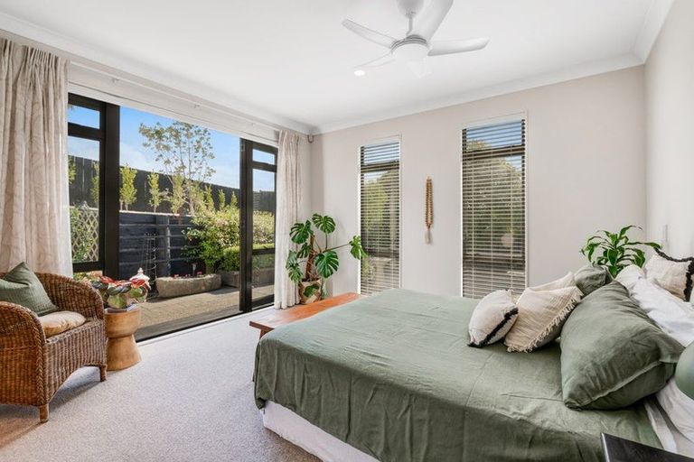 Photo of property in 57 Roberta Crescent, Orewa, 0931