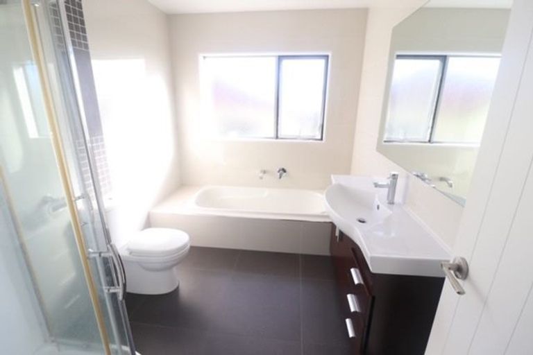 Photo of property in 7 Andy Crescent, Flat Bush, Auckland, 2016