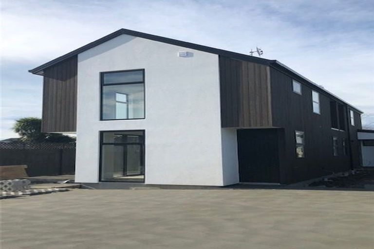 Photo of property in 2/96 Barbour Street, Waltham, Christchurch, 8011