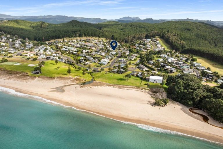 Photo of property in 124 Onemana Drive, Onemana, Whangamata, 3691