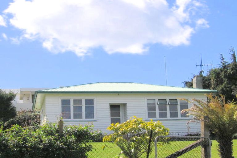 Photo of property in 234 Lake Terrace, Waipahihi, Taupo, 3330