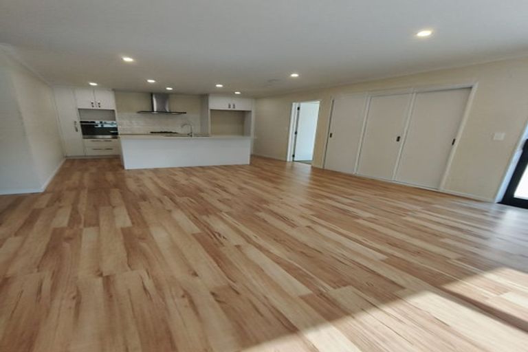 Photo of property in 8a Turpin Road, Riverhead, 0820