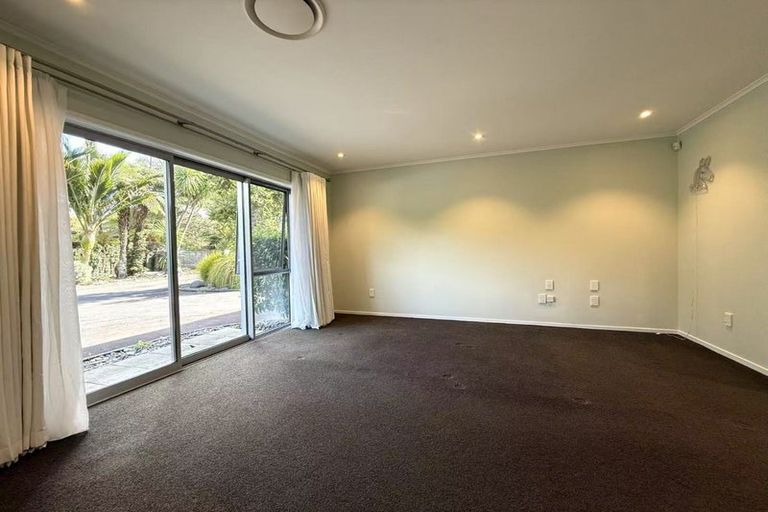 Photo of property in 26 Kingfisher Grove, Greenhithe, Auckland, 0632