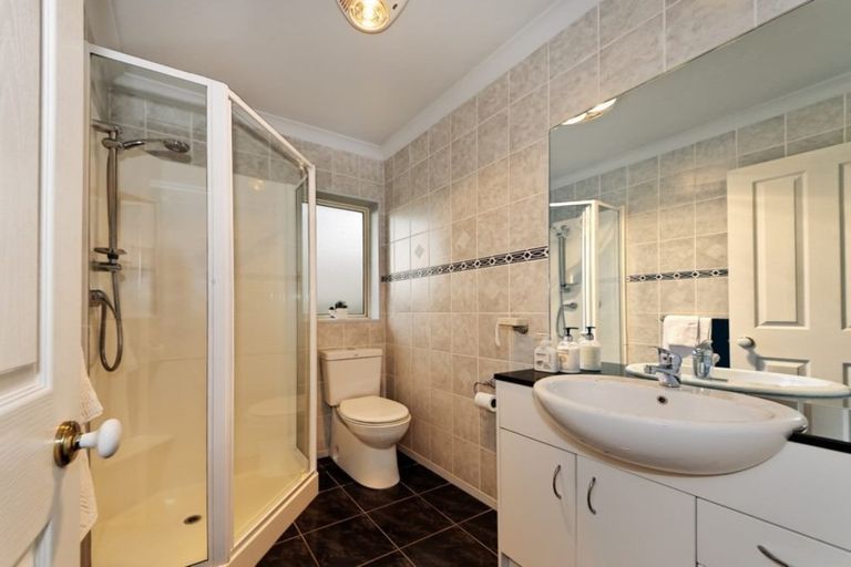 Photo of property in 83a Mt Lebanon Crescent, The Gardens, Auckland, 2105