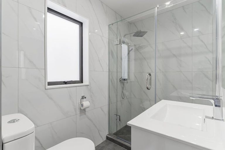 Photo of property in 2a Melleray Place, Randwick Park, Auckland, 2105