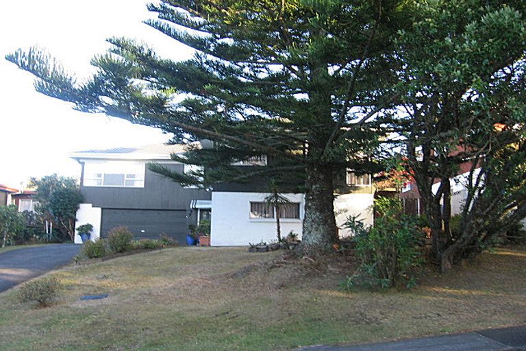 Photo of property in 4 Northwick Place, Hillcrest, Auckland, 0627