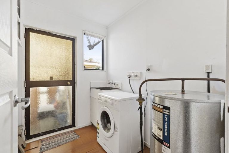 Photo of property in 1/1 Rebecca Rise, Weymouth, Auckland, 2103