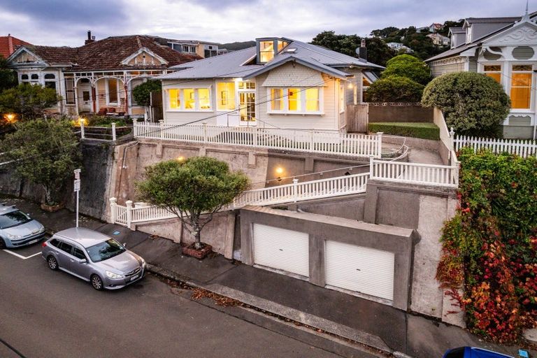 Photo of property in 16 Mariri Road, Kelburn, Wellington, 6012