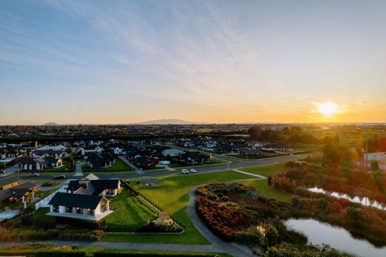 Photo of property in 10 Moemoea Place, Cambridge, 3434