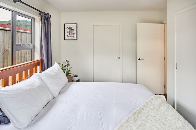 Photo of property in 89b Wainuiomata Road, Wainuiomata, Lower Hutt, 5014