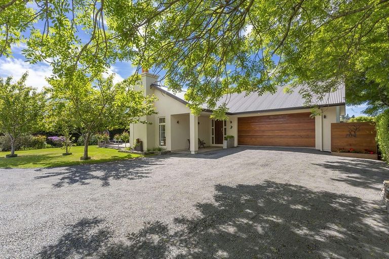 Photo of property in 356 Riccarton Road West, Mosgiel, 9092