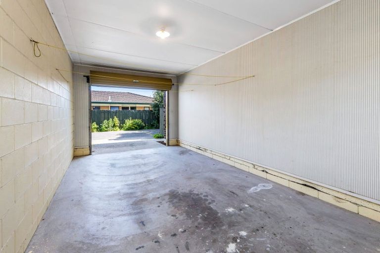 Photo of property in 2/35 Ti Nana Crescent, Henderson, Auckland, 0610