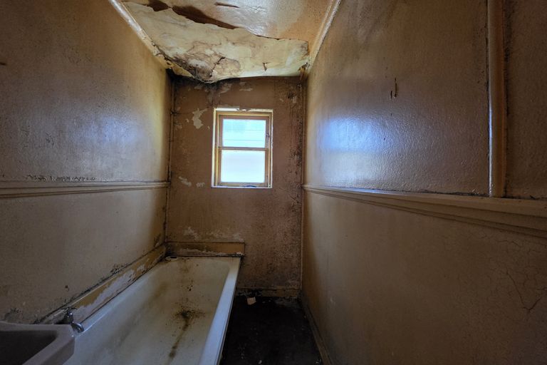 Photo of property in 58 Fawcett Street, South Dunedin, Dunedin, 9012