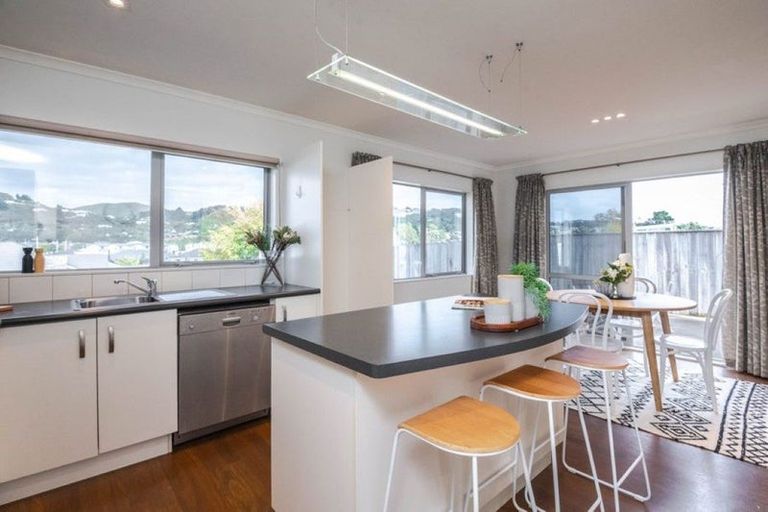 Photo of property in 10 Flotilla Place, Whitby, Porirua, 5024