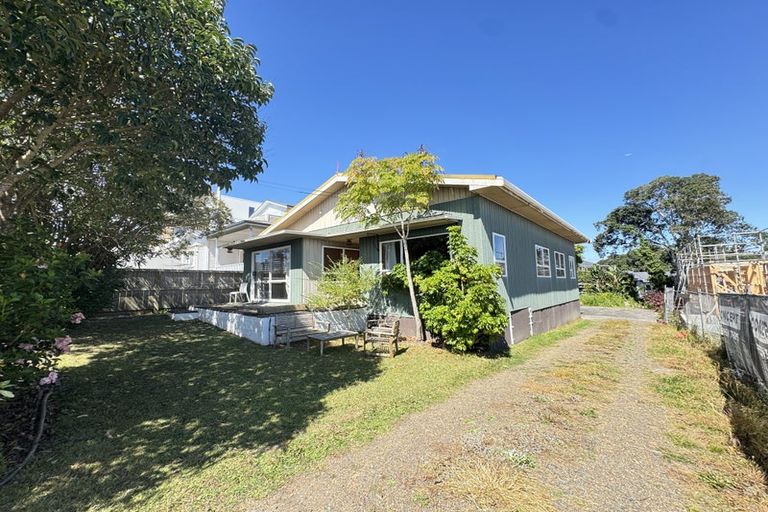 Photo of property in 6 Weona Place, Westmere, Auckland, 1022