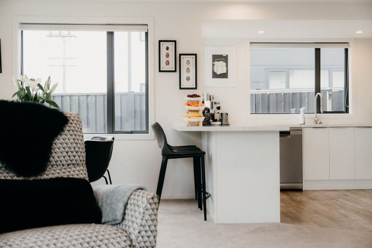 Photo of property in 1a Kings Avenue, South Dunedin, Dunedin, 9012