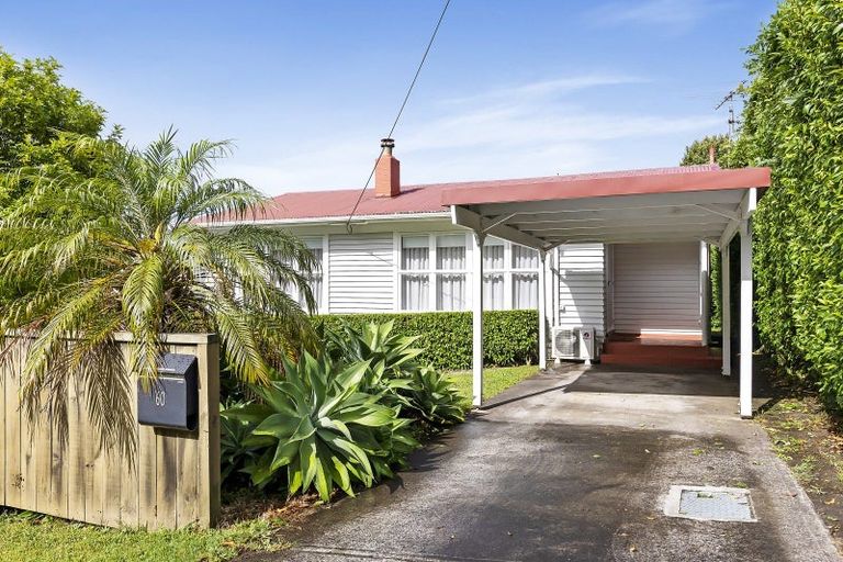 Photo of property in 1/60 Hillcrest Avenue, Hillcrest, Auckland, 0627