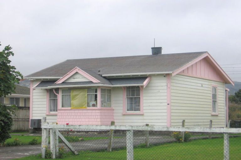 Photo of property in 75 Randwick Crescent, Moera, Lower Hutt, 5010