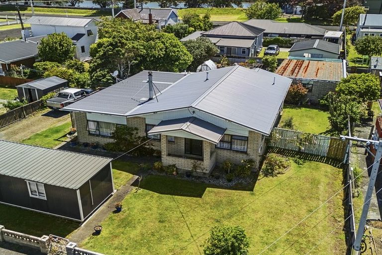 Photo of property in 70 Domett Street, Waitara, 4320