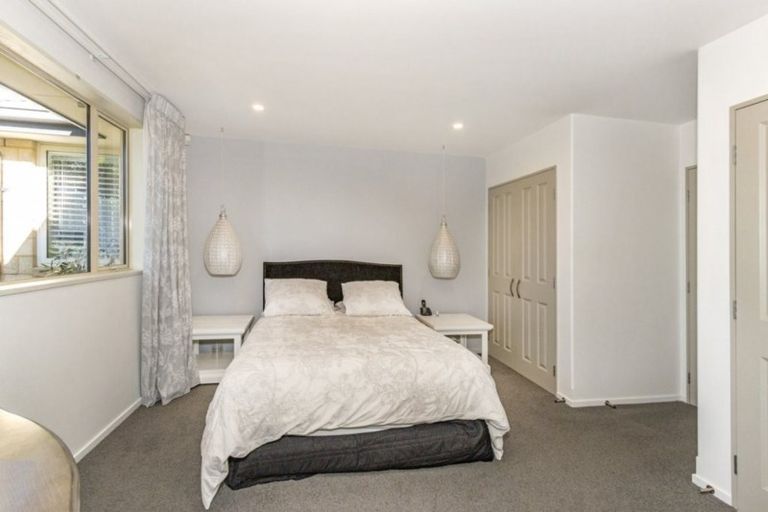 Photo of property in 34 Withells Road, Avonhead, Christchurch, 8042