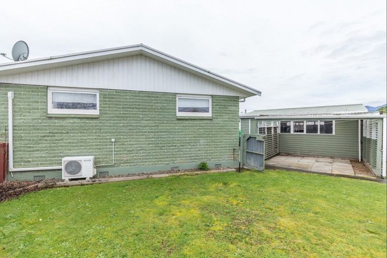 Photo of property in 4 Ross Street, Levin, 5510