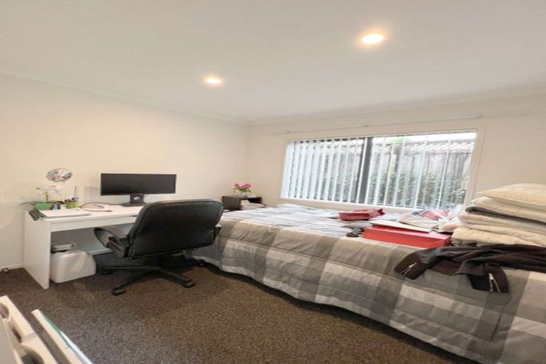 Photo of property in 3 Downsview Road, Pakuranga Heights, Auckland, 2010