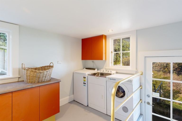 Photo of property in 104 Dyers Pass Road, Cashmere, Christchurch, 8022