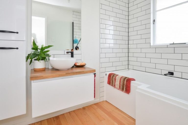 Photo of property in 1 Kiwi Street, Makaraka, Gisborne, 4010