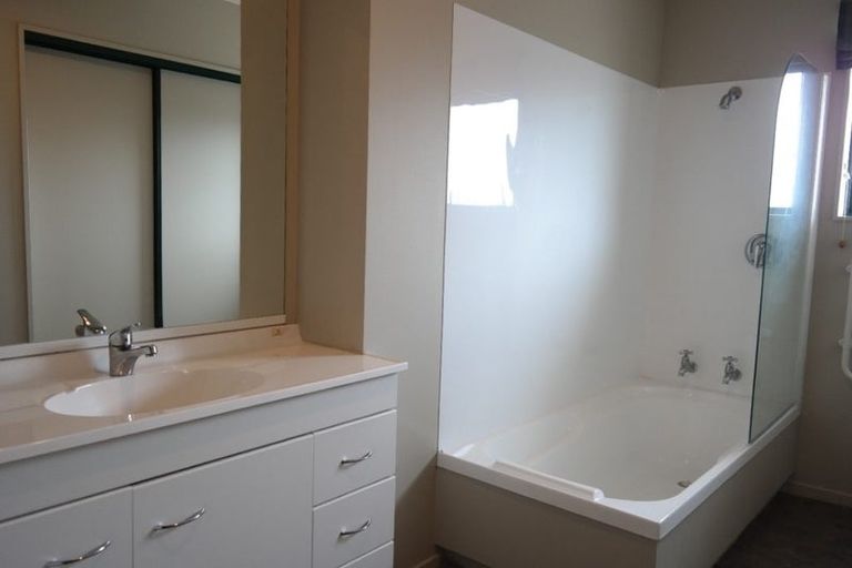 Photo of property in 16a Admiralty Place, Waikawa, Picton, 7220