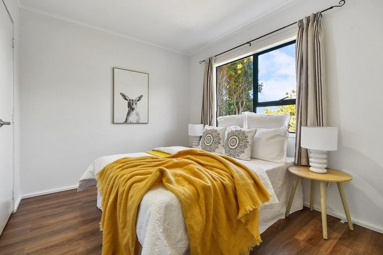 Photo of property in 1/7 Banksia Place, Goodwood Heights, Auckland, 2105