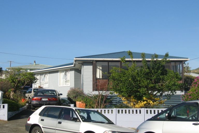 Photo of property in 6 Birman Place, Cannons Creek, Porirua, 5024