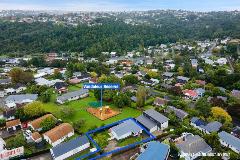 Photo of property in 137 Verbena Road, Birkdale, Auckland, 0626