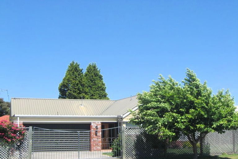 Photo of property in 1/3 Ben Nevis Drive, Broomfield, Christchurch, 8042
