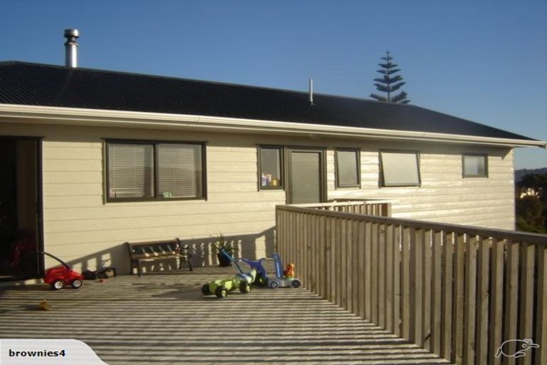 Photo of property in 3 Makora Grove, Paremata, Porirua, 5024