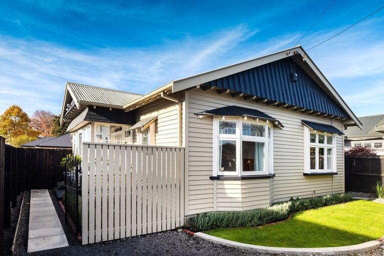 Photo of property in 74 Selwyn Street, Somerfield, Christchurch, 8024