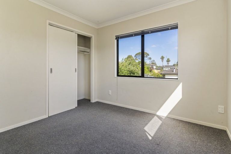 Photo of property in 10 Cedar Heights Avenue, Massey, Auckland, 0614