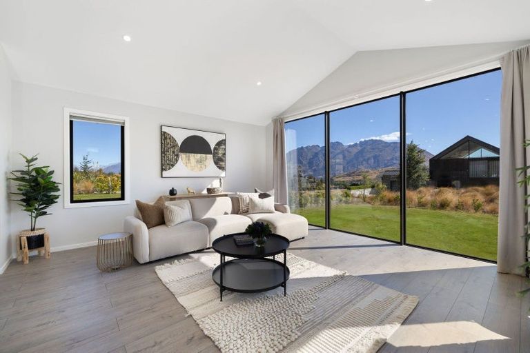 Photo of property in 19 Glenfiddich Road, Jacks Point, Queenstown, 9371