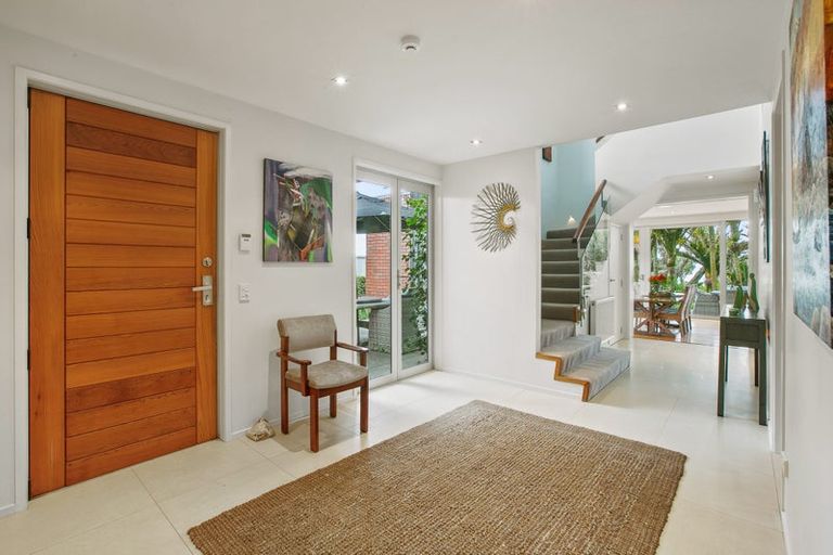 Photo of property in 11a Shearer Drive, Oakura, 4314