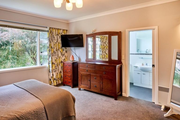 Photo of property in 10 Ngatitoa Street, Tawa, Wellington, 5028
