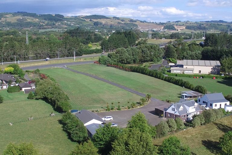 Photo of property in 613 Great South Road, Runciman, Drury, 2578