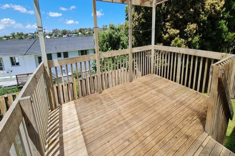 Photo of property in 33 Athena Drive, Totara Vale, Auckland, 0629