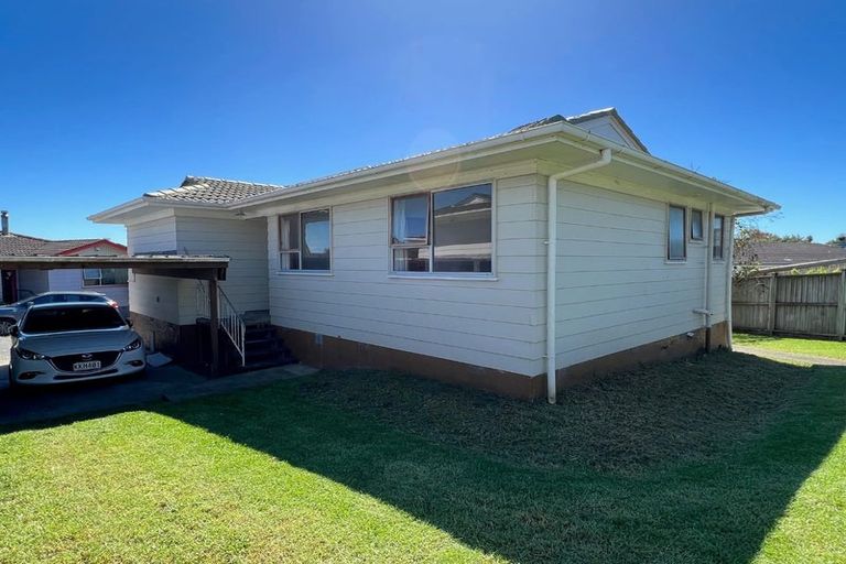 Photo of property in 1/11 Charntay Avenue, Clover Park, Auckland, 2019