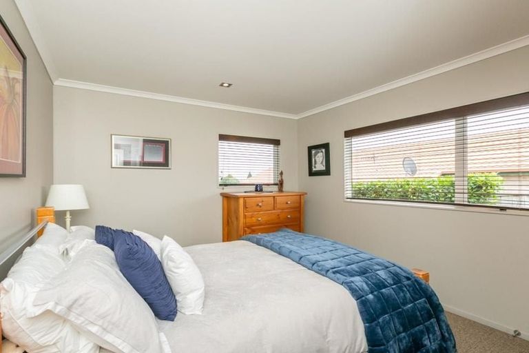 Photo of property in 73 Hikanui Drive, Havelock North, 4130