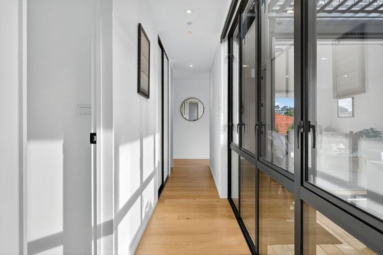 Photo of property in 1/517 Beach Road, Murrays Bay, Auckland, 0630