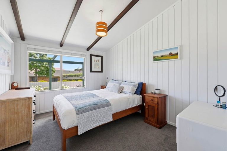 Photo of property in 6 Vela Place, Clarks Beach, 2122