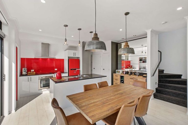 Photo of property in 1 Fermi Lane, Papakura, 2110