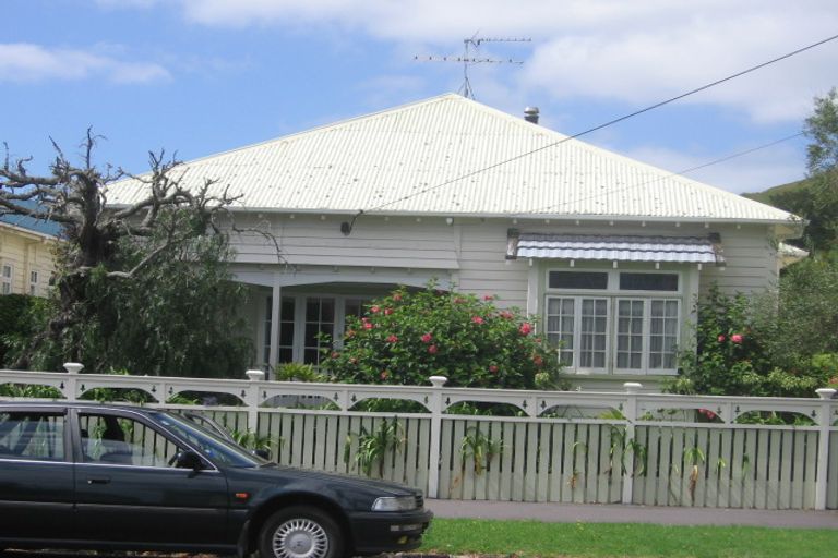 Photo of property in 29 Allenby Avenue, Devonport, Auckland, 0624