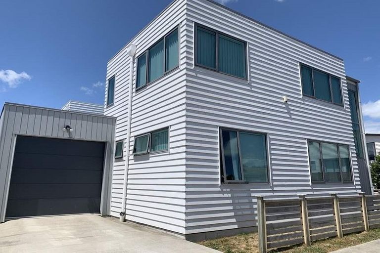 Photo of property in 20 Lockheed Street, Hobsonville, Auckland, 0618