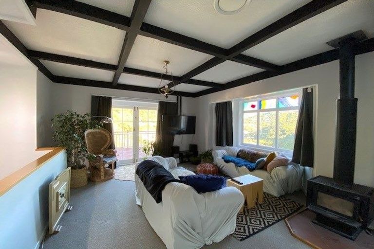 Photo of property in 58 Hungerford Road, Houghton Bay, Wellington, 6023